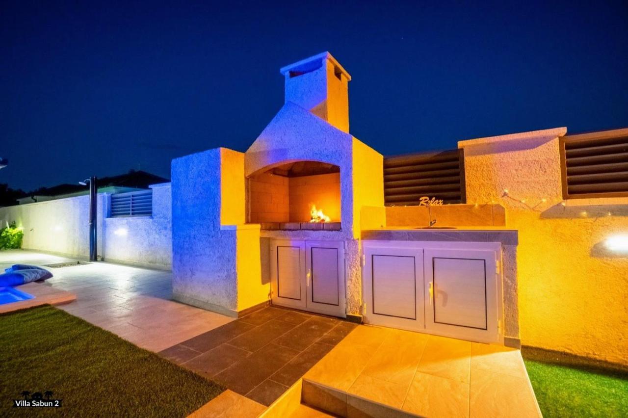Villas Sabun - Modern House With Heated Pool Privlaka  Eksteriør bilde