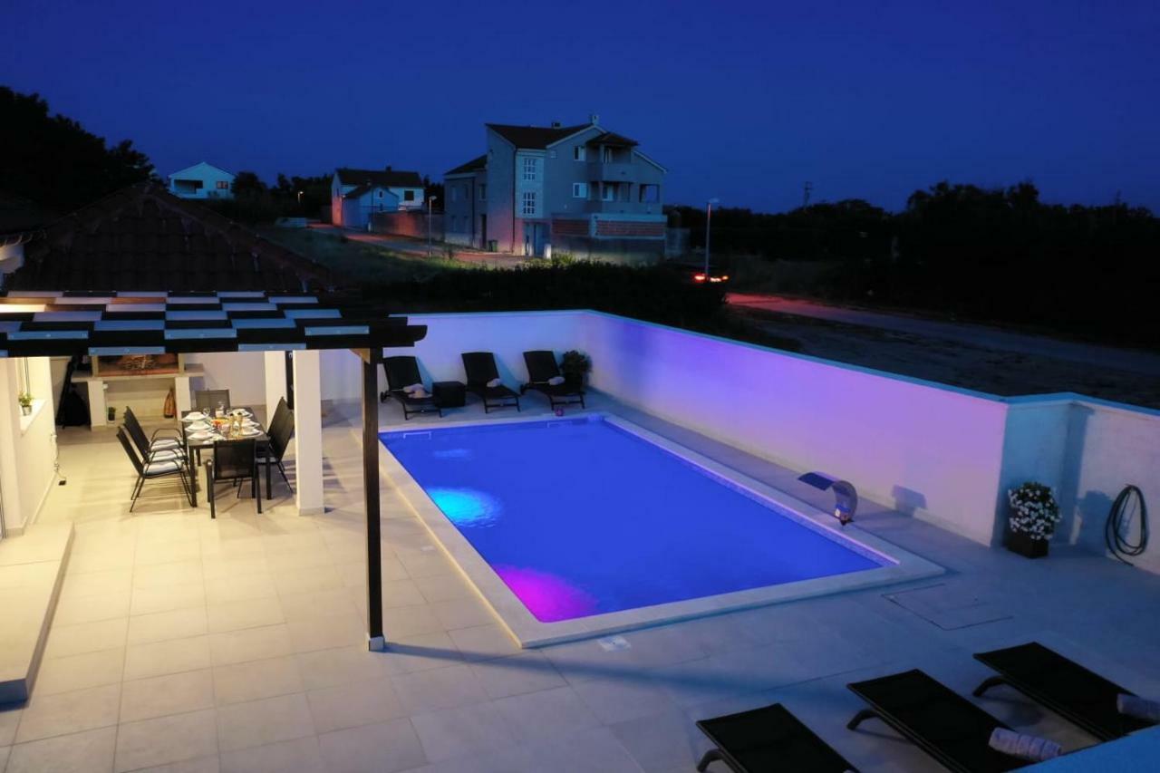 Villas Sabun - Modern House With Heated Pool Privlaka  Eksteriør bilde