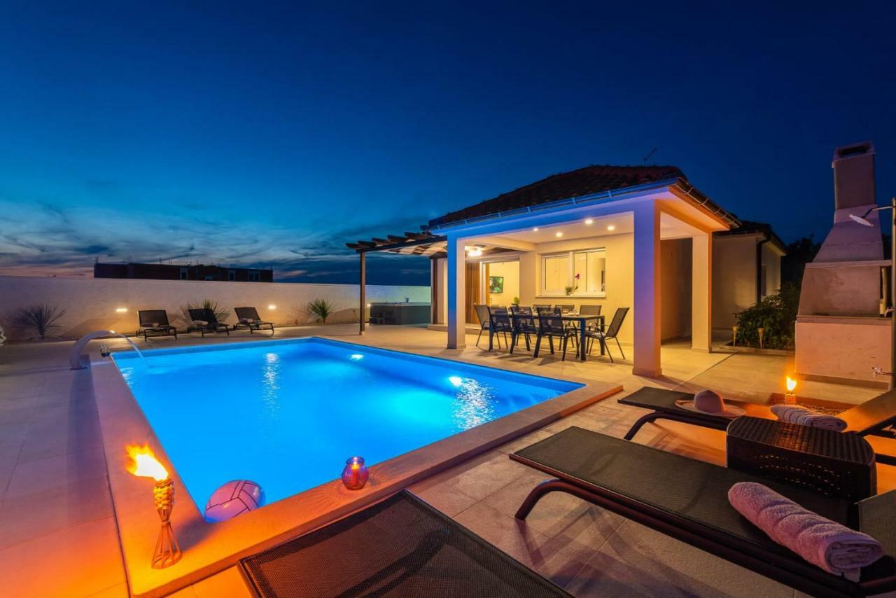 Villas Sabun - Modern House With Heated Pool Privlaka  Eksteriør bilde